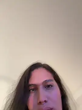 Bella  Wood online show from 07-11-26, 10:00