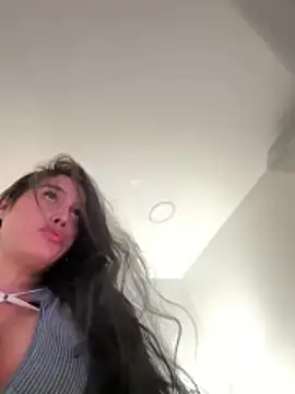Bella  Wood online show from 07-12-26, 07:16
