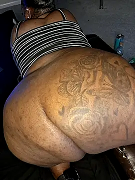 Snapshot of Thickkemzz41 chatting on 10-14-25, 11:38 Thickkemzz41 online show from 10-14-25, 11:38