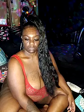 Snapshot of Thickkemzz41 chatting on 12-19-25, 01:12 Thickkemzz41 online show from 12-19-25, 01:12