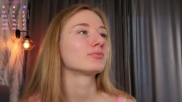 Snapshot of ElvinaRose chatting on 07-17-26, 10:22 ElvinaRose online show from 07-17-26, 10:22
