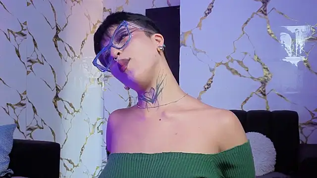 Snapshot of Rebeka-baker chatting on 12-03-25, 12:36 Rebeka-baker online show from 12-03-25, 12:36