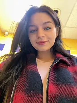 Snapshot of Cum_girlss chatting on 09-13-25, 04:01 Cum girlss online show from 09-13-25, 04:01