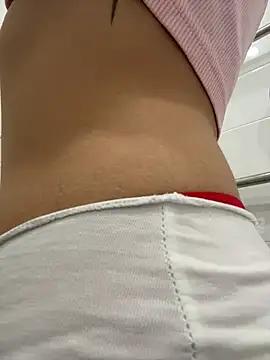 Snapshot of Cum_girlss chatting on 06-27-26, 04:28 Cum girlss online show from 06-27-26, 04:28