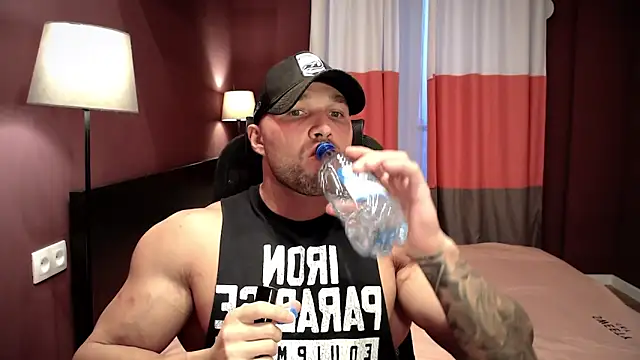 Snapshot of RikAdlerr chatting on 10-26-25, 11:05 RikAdlerr online show from 10-26-25, 11:05