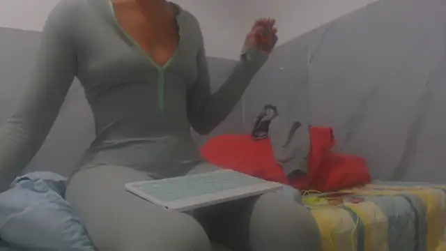 Snapshot of sabrina_v_ chatting on 12-15-25, 09:41 sabrina v online show from 12-15-25, 09:41