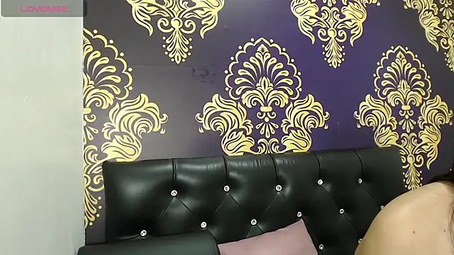 Snapshot of BigBoobs_Goddess chatting on 12-21-25, 11:50 BigBoobs Goddess online show from 12-21-25, 11:50