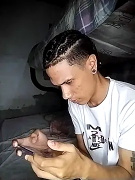 Snapshot of Gabriel_Stone chatting on 10-28-25, 04:16 Gabriel Stone online show from 10-28-25, 04:16