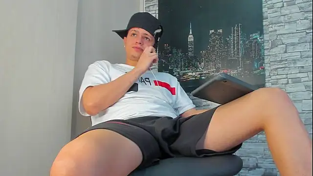 Themasterhades 777 online show from 10-23-25, 08:29