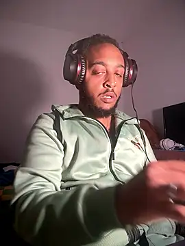 Snapshot of Minidemonkush chatting on 01-11-26, 01:43 Minidemonkush online show from 01-11-26, 01:43