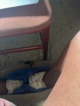 Snapshot of Minidemonkush chatting on 02-15-26, 04:20 Minidemonkush online show from 02-15-26, 04:20