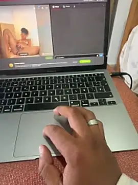 Snapshot of Minidemonkush chatting on 02-18-26, 12:17 Minidemonkush online show from 02-18-26, 12:17