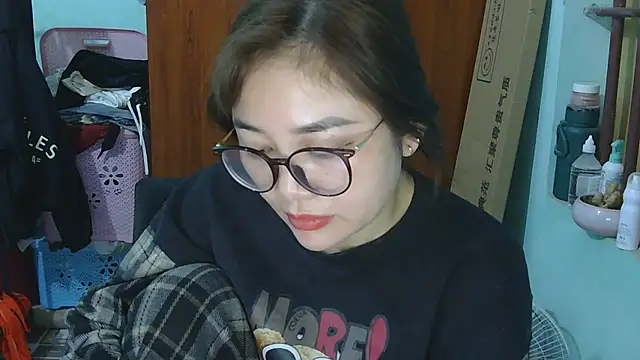 Uhem112 online show from 11-26-25, 01:28