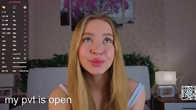 Snapshot of Anna_mileer chatting on 12-15-25, 01:32 Anna mileer online show from 12-15-25, 01:32