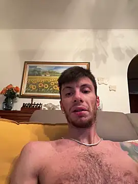 Snapshot of Lucamilano1991 chatting on 11-01-25, 04:31 Lucamilano1991 online show from 11-01-25, 04:31