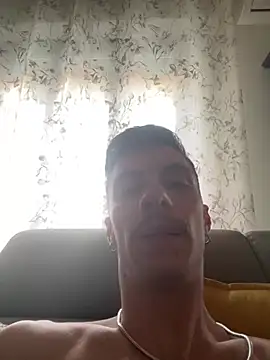 Snapshot of Lucamilano1991 chatting on 04-05-26, 05:10 Lucamilano1991 online show from 04-05-26, 05:10