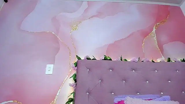 violet taylor  online show from 06-25-26, 02:22