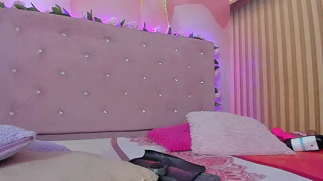 violet taylor  online show from 07-01-26, 02:24