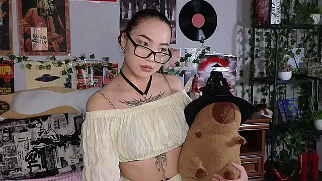 OdetteBiddy online show from 11-13-25, 08:08