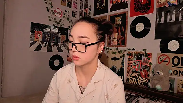 OdetteBiddy online show from 11-30-25, 08:57