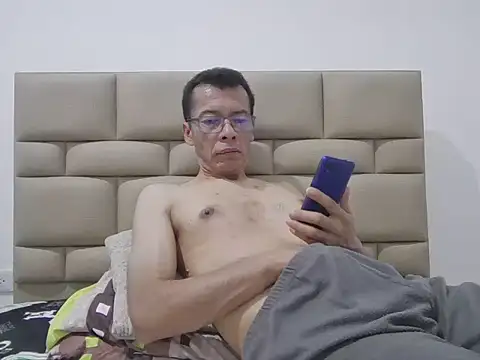 skinnylatino51 online show from 01-15-26, 01:21