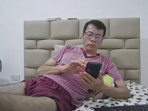 skinnylatino51 online show from 04-30-26, 12:28