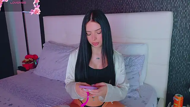 Snapshot of AshleyEttheenn chatting on 02-20-26, 05:57 AshleyEttheenn online show from 02-20-26, 05:57