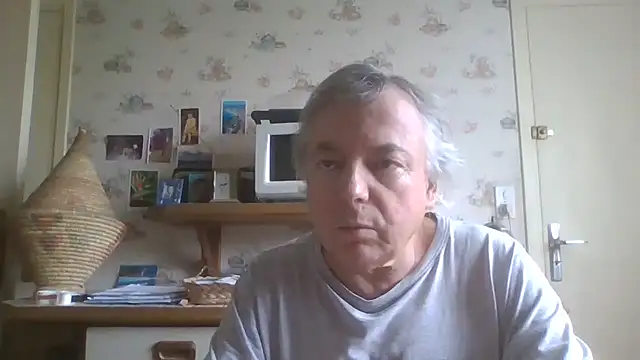 Snapshot of gegevincent chatting on 06-06-26, 01:49 gegevincent online show from 06-06-26, 01:49