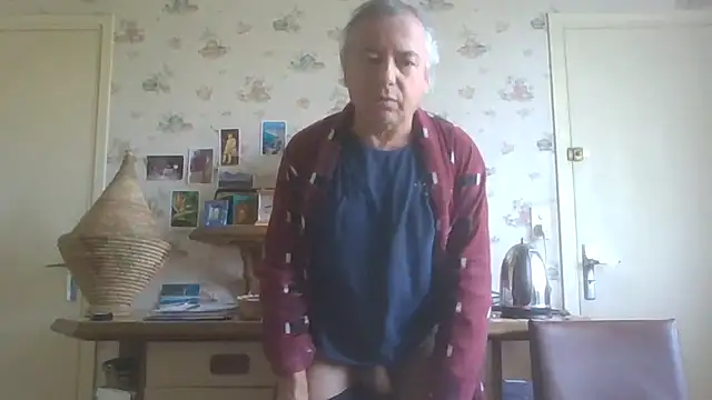 Snapshot of gegevincent chatting on 06-11-26, 09:18 gegevincent online show from 06-11-26, 09:18
