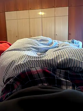 Snapshot of yymike chatting on 11-21-25, 02:05 yymike online show from 11-21-25, 02:05