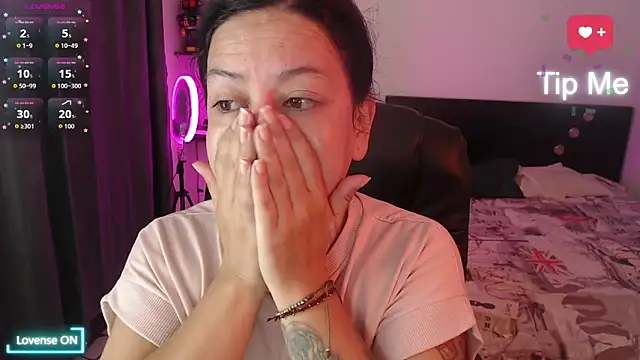 Snapshot of Abbyjoness21 chatting on 11-11-25, 10:15 Abbyjoness21 online show from 11-11-25, 10:15