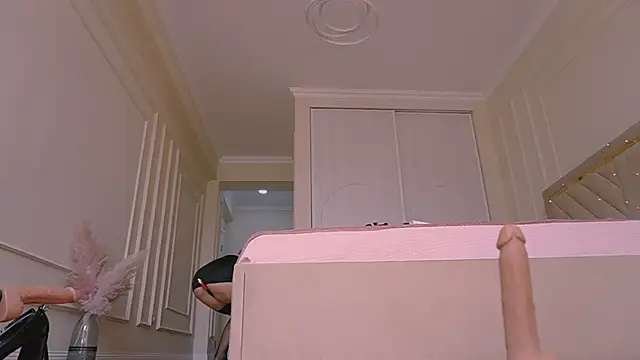 lori leen  online show from 04-27-26, 07:28