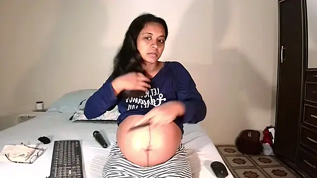 indiansweetflava online show from 04-25-26, 03:53