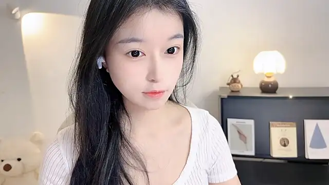 Snapshot of Onechestnut chatting on 11-04-25, 06:01 Onechestnut online show from 11-04-25, 06:01