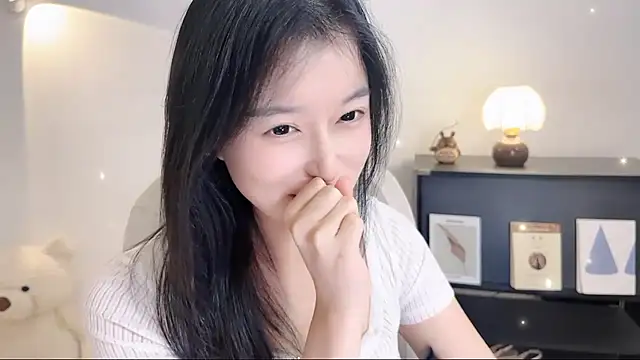 Snapshot of Onechestnut chatting on 11-04-25, 06:07 Onechestnut online show from 11-04-25, 06:07