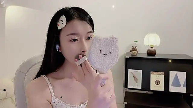 Snapshot of Onechestnut chatting on 11-29-25, 06:05 Onechestnut online show from 11-29-25, 06:05