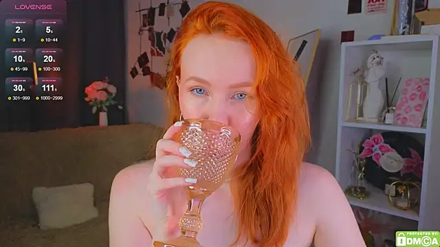 JoyceJones online show from 11-08-25, 08:18