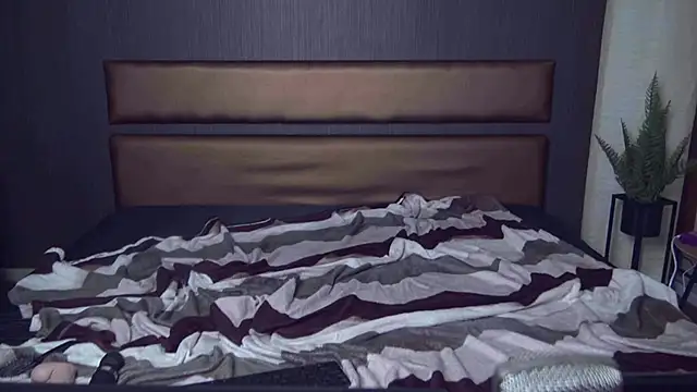 BustyBrunettes online show from 10-31-25, 04:52