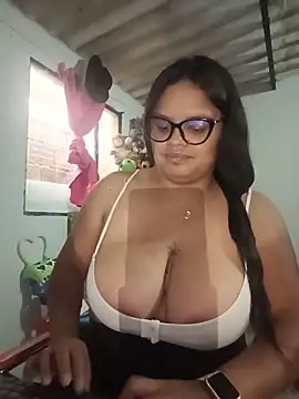 Snapshot of luluboobs9 chatting on 06-10-26, 08:19 luluboobs9 online show from 06-10-26, 08:19