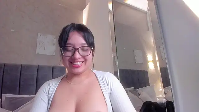 Lunaa bellaa online show from 04-27-26, 07:56