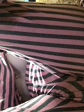 Snapshot of AlevNaz chatting on 12-21-25, 01:02 AlevNaz online show from 12-21-25, 01:02