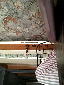 Snapshot of AlevNaz chatting on 12-21-25, 01:07 AlevNaz online show from 12-21-25, 01:07