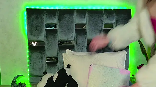 Snapshot of Taurito___ chatting on 10-25-25, 04:20 Taurito online show from 10-25-25, 04:20