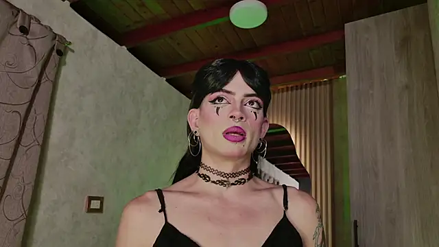 Snapshot of Taurito___ chatting on 12-18-25, 12:17 Taurito online show from 12-18-25, 12:17