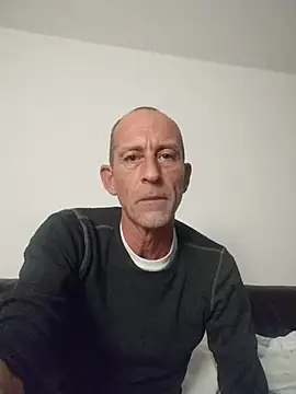 Snapshot of we_are_fucking_serious chatting on 11-05-25, 02:33 we are fucking serious online show from 11-05-25, 02:33