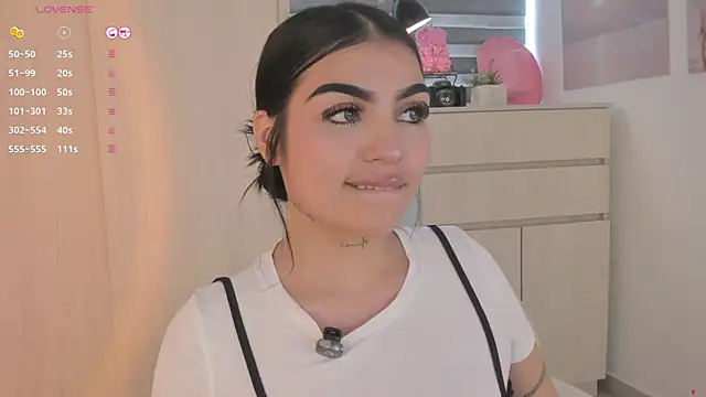 EmmyKenner online show from 10-18-25, 12:28