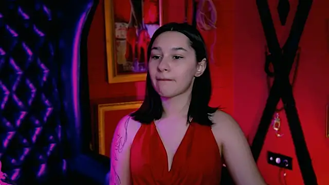 KimClarks  online show from 10-31-25, 02:40