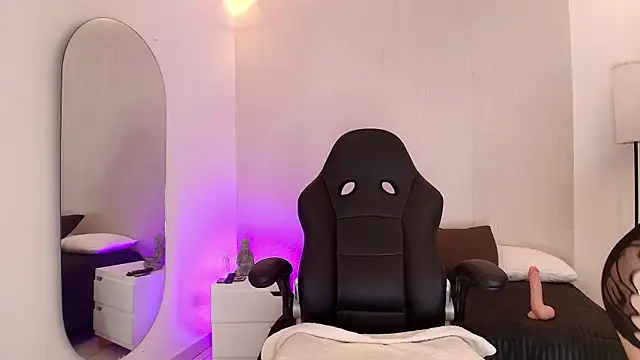 Scaarlettfox online show from 09-12-25, 07:47