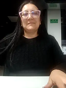 Snapshot of Romina693 chatting on 09-14-25, 05:28 Romina693 online show from 09-14-25, 05:28