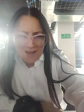 Snapshot of Romina693 chatting on 10-10-25, 06:23 Romina693 online show from 10-10-25, 06:23